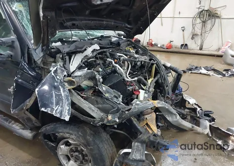 2011 Ford F-250 Xlt z USA, uszkodzony, nr VIN 1FT7W2BT8BED10970